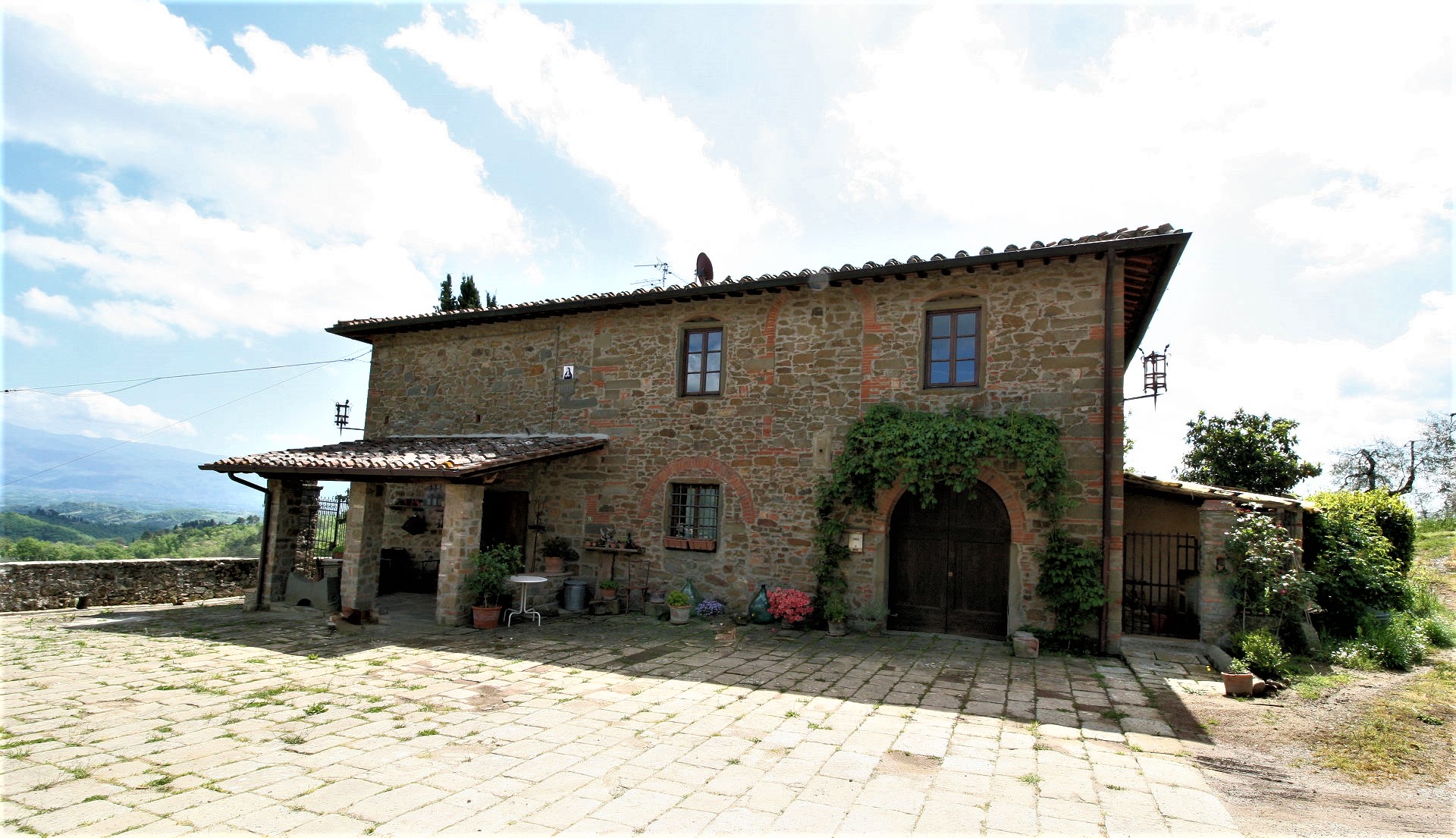 Farmhouse for sale – Tuscany, Figline Valdarno